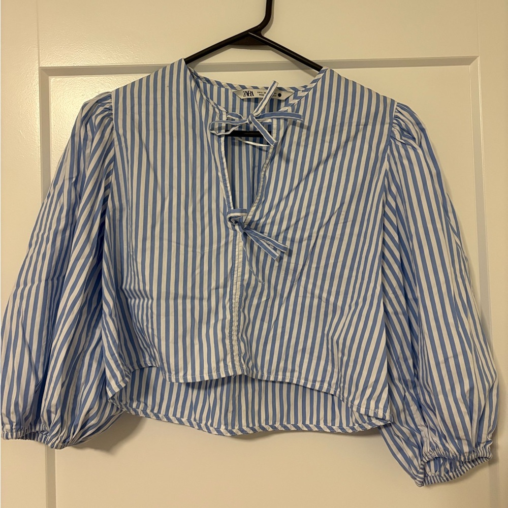 Zara Cropped Light Blue and White Striped Blouse